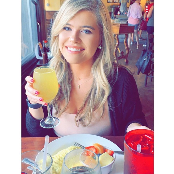 Meet your Posher, Annie - Picture 1 of 5